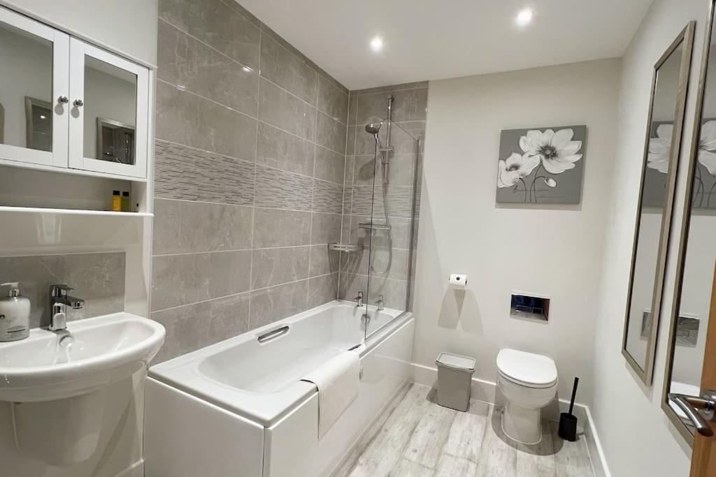No6, Luxury Townhouse Near Bicester Village Екстер'єр фото